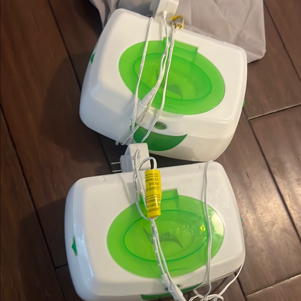 Green and White Wipe Warmers